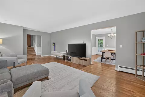 Living - 2000 Cascade, Jackson, MI 49203 photo 3 of 3