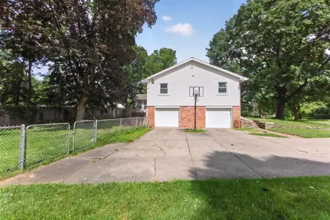 Exterior - 2000 Cascade, Jackson, MI 49203 photo 9 of 11