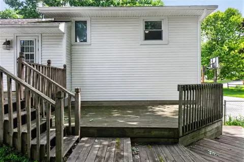 Exterior - 2000 Cascade, Jackson, MI 49203 photo 6 of 11