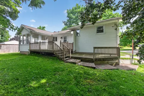 Exterior - 2000 Cascade, Jackson, MI 49203 photo 5 of 11