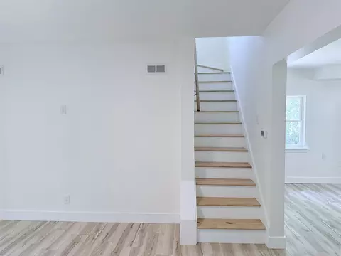 Entry Way - 1500 Deyo, Jackson, MI 49203 photo 1 of 18