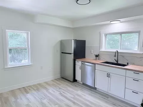 Kitchen - 1500 Deyo, Jackson, MI 49203 photo 3 of 6