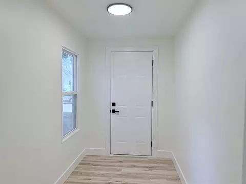 Entry Way - 1500 Deyo, Jackson, MI 49203 photo 11 of 18