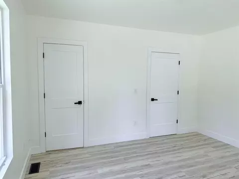 Bedroom - 1500 Deyo, Jackson, MI 49203 photo 4 of 10