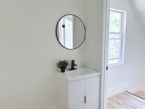 Bath - 1500 Deyo, Jackson, MI 49203 photo 10 of 10