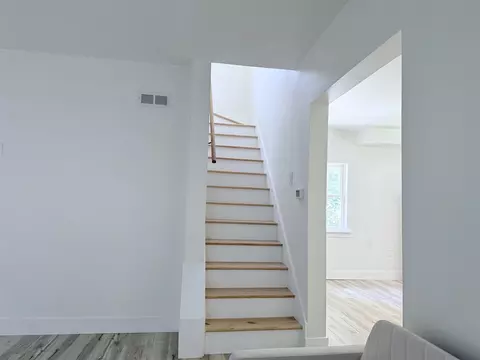 Entry Way - 1500 Deyo, Jackson, MI 49203 photo 8 of 18