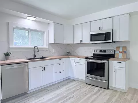 Kitchen - 1500 Deyo, Jackson, MI 49203 photo 5 of 6