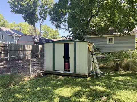 Exterior - 1500 Deyo, Jackson, MI 49203 photo 4 of 15