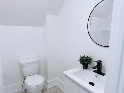 Bath - 1500 Deyo, Jackson, MI 49203 photo 9 of 10