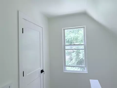 Entry Way - 1500 Deyo, Jackson, MI 49203 photo 15 of 18
