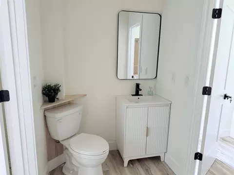 Bath - 1500 Deyo, Jackson, MI 49203 photo 1 of 10