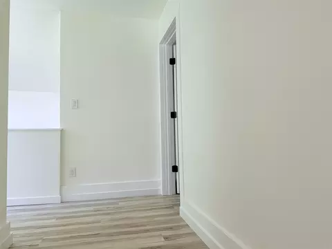 Entry Way - 1500 Deyo, Jackson, MI 49203 photo 4 of 18