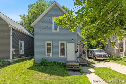238 Travis, Grand Rapids, MI 49505