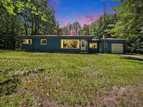 8359 W Stony Lk, New Era, MI 49446