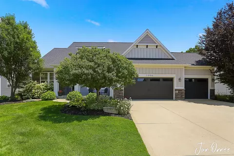7250 Rosie Shrs, Byron Center, MI 49315