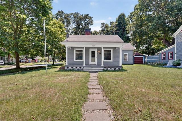 438 E Ctr, Hastings, MI 49058