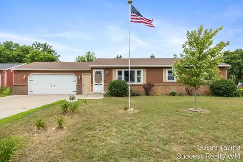 1313 Brookridge, Kentwood, MI 49508