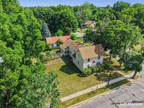301 N Clay, Greenville, MI 48838