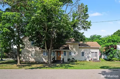 301 N Clay, Greenville, MI 48838