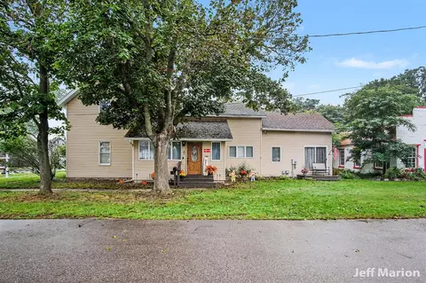 301 N Clay, Greenville, MI 48838