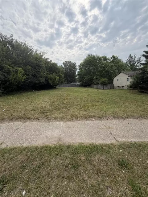 4204 Kalamazoo, Grand Rapids, MI 49508
