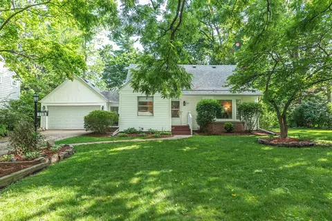 719 Sunset, Ann Arbor, MI 48103