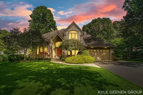 3970 Lake Pt, Norton Shores, MI 49441