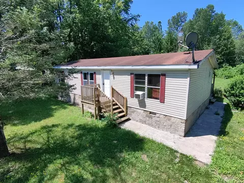 203 North, Bangor, MI 49013