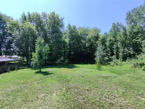 209 North, Bangor, MI 49013