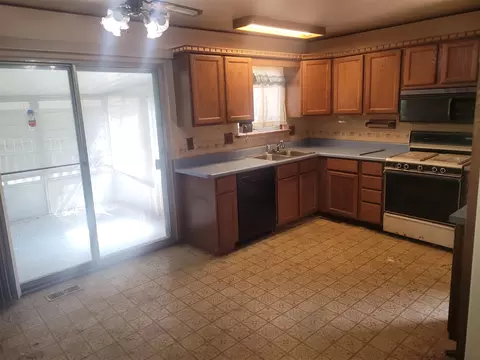 30106 Jamestown, Romulus, MI 48174 photo 16