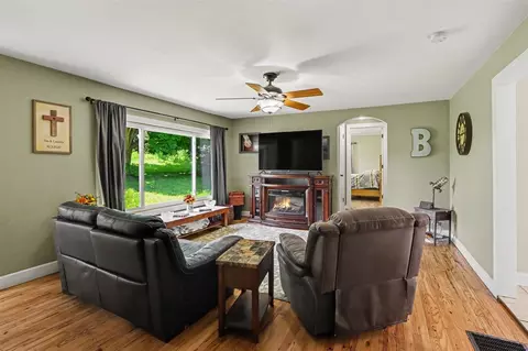 931 10th, Plainwell, MI 49080 photo 9