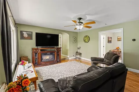 931 10th, Plainwell, MI 49080 photo 8