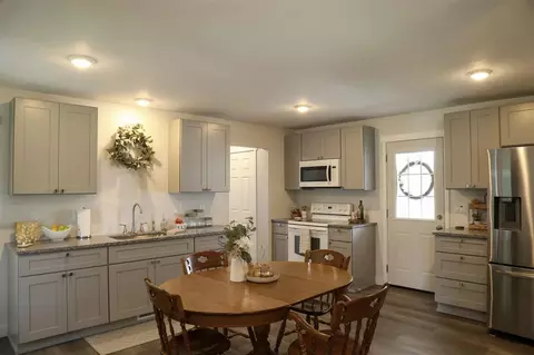 Kitchen - 10797 E T, Scotts, MI 49088 photo 1 of 2