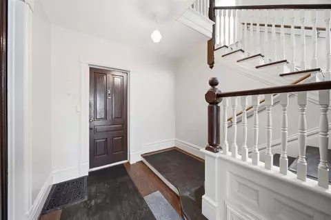 Entry Way - 615 2nd, Jackson, MI 49203 photo 2 of 7