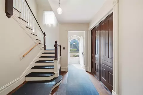 Entry Way - 615 2nd, Jackson, MI 49203 photo 3 of 7