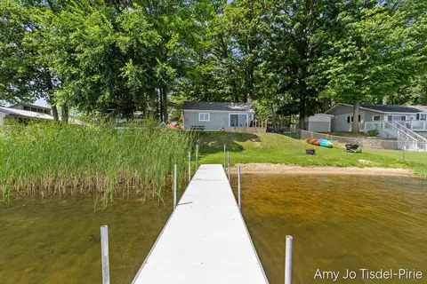 Exterior - 1760 S Colonel Pt, Crystal, MI 48818 photo 6 of 8