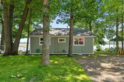 Exterior - 1760 S Colonel Pt, Crystal, MI 48818 photo 2 of 8