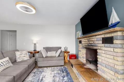 Living - 1760 S Colonel Pt, Crystal, MI 48818 photo 2 of 3