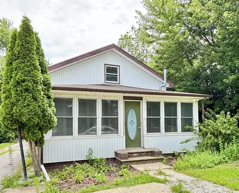 210 E Ash, Three Oaks, MI 49128