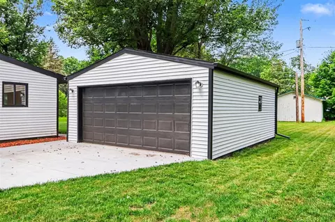 709 11th, Three Rivers, MI 49093 photo 2