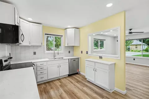 709 11th, Three Rivers, MI 49093 photo 8