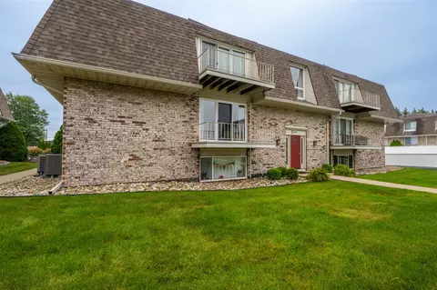3618 Lakeshore #8, Saint Joseph, MI 49085