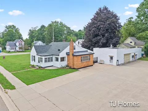 146 Hanlon, Wayland, MI 49348