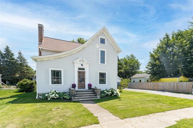 208 N Lagrave, Paw Paw, MI 49079