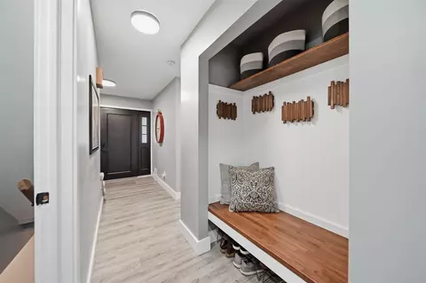 Entry Way - 6979 Placeway, Jackson, MI 49201 photo 7 of 8