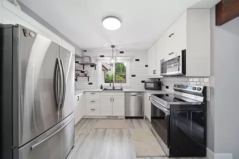 Kitchen - 6979 Placeway, Jackson, MI 49201 photo 1 of 4