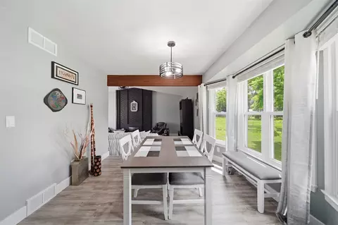 Dining - 6979 Placeway, Jackson, MI 49201 photo 1 of 3