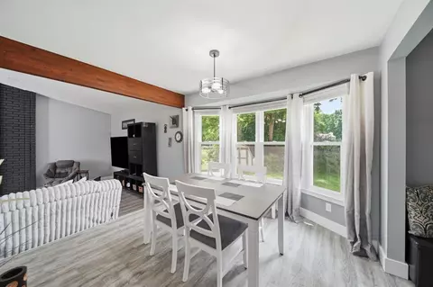 Dining - 6979 Placeway, Jackson, MI 49201 photo 2 of 3