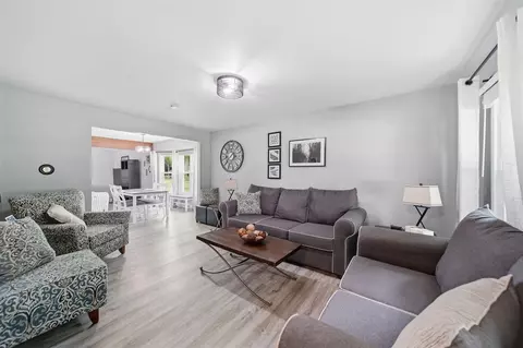 Living - 6979 Placeway, Jackson, MI 49201 photo 1 of 8