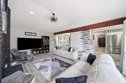 Living - 6979 Placeway, Jackson, MI 49201 photo 7 of 8